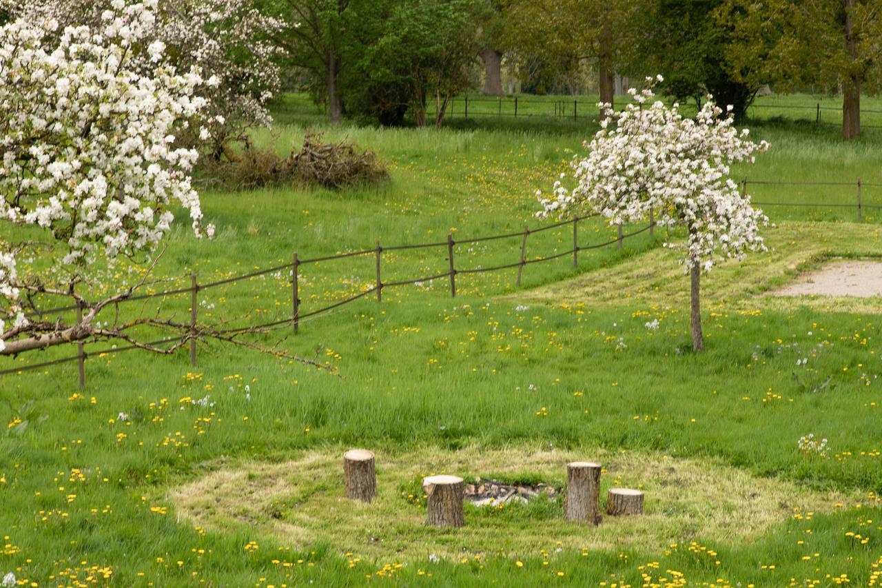 La Pomme Petillante Maisnieres Exterior photo